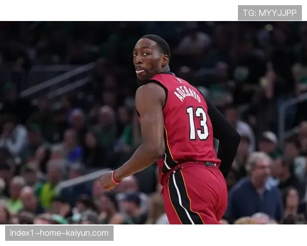 阿德巴约破纪录战术引争议,故意罚球不中制造二次进攻机会 阿德巴约破纪录战术引争议,故意罚球不中制造二次进攻机会